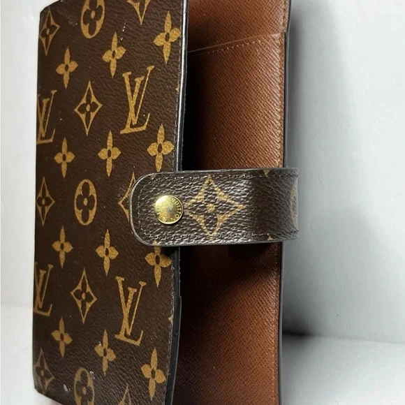 #24. Authentic Louis Vuitton Monogram Agenda MM